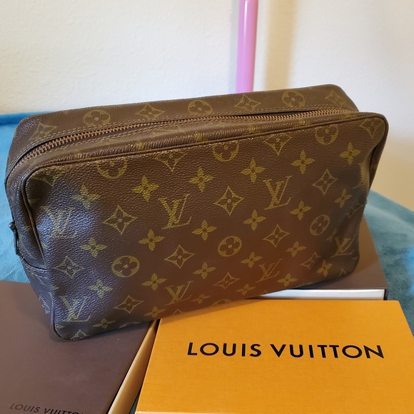 Louis Vuitton Handbags - Authentic Louis Vuitton Toussaint cosmetic pouch